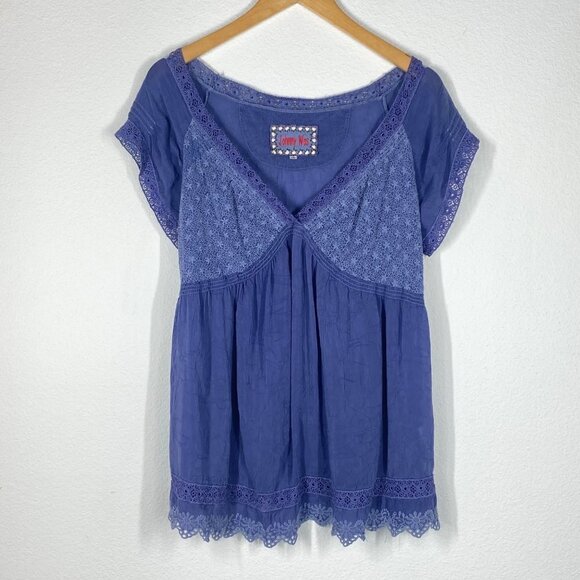 Johnny Was Tops - Johnny Was Top Short Sleeve Periwinkle Blue Crochet Detail V Neck Size M